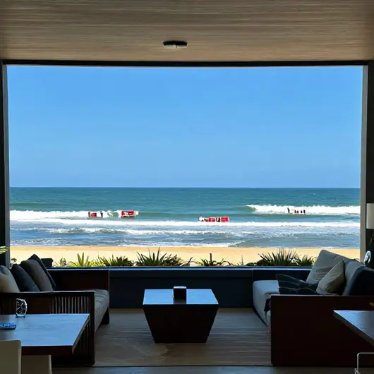 Descubra o flat lindo com janela vista mar