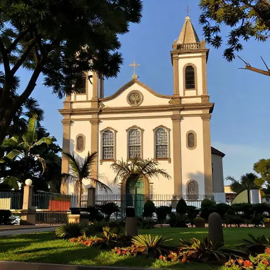 Paróquia São Rafael: Um Refúgio de Fé e Comunidade Paróquia São Rafael: Um Refúgio de Fé e Comunidade
